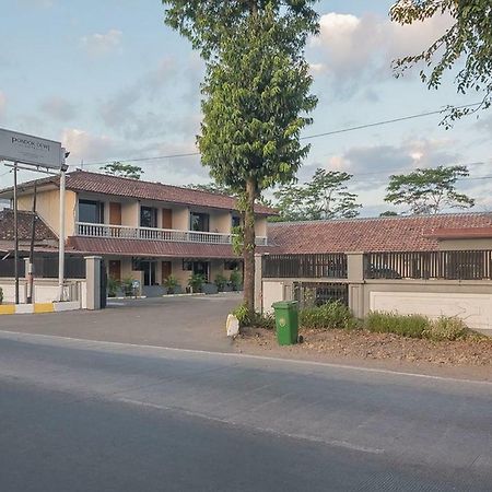Hotel Reddoorz Near Alun Alun Subang Esterno foto