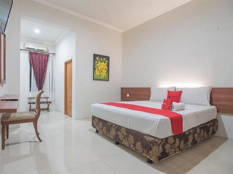 Hotel Reddoorz Near Alun Alun Subang Esterno foto